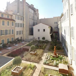 Apartment Sunny Vieux Port, Marseilles