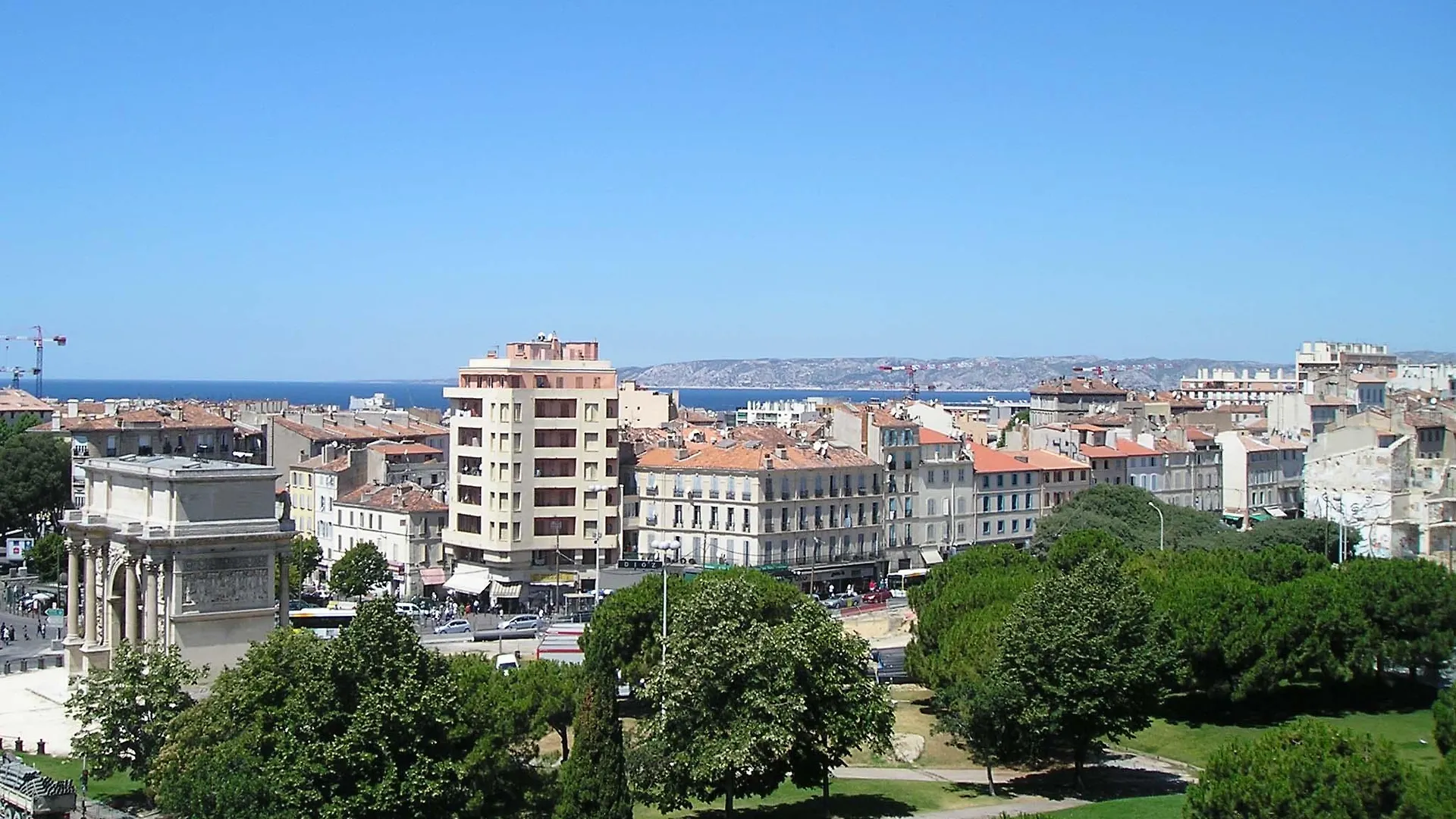 Zenitude Hotel Residences Marseille Saint-Charles 3*,